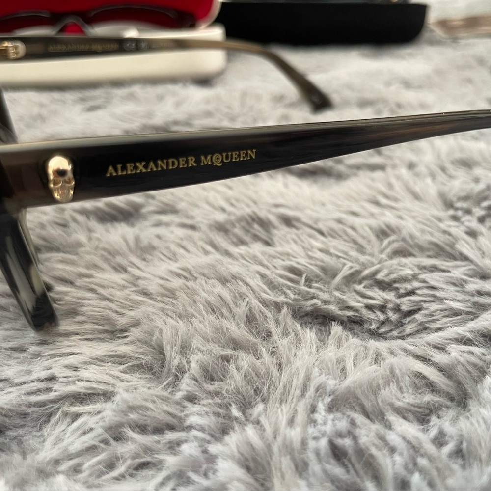 Alexander Mcqueen Gray Rectangular Sunglasses - image 3